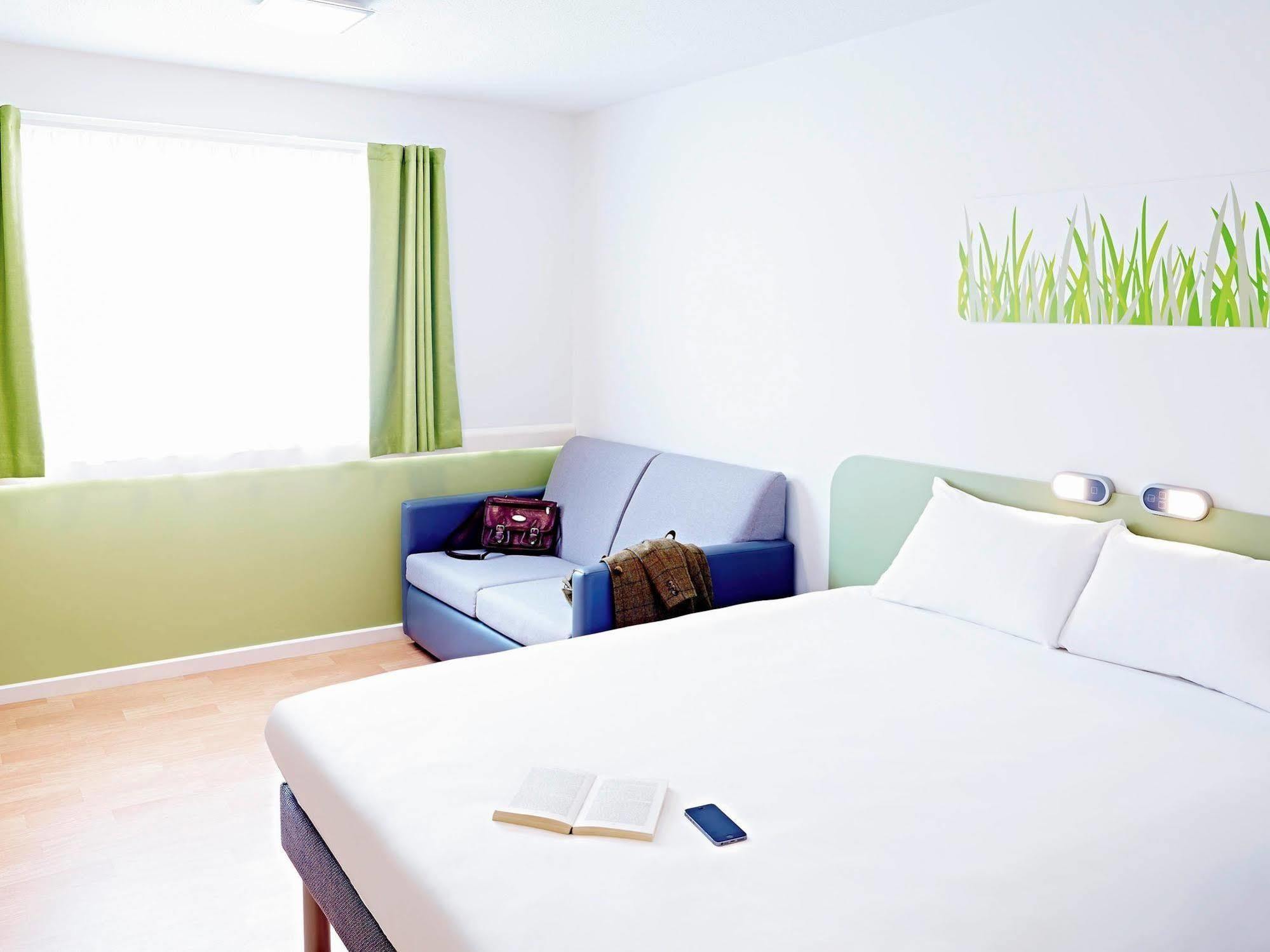 Warrington Motel, J20 M6 Lymm Services Esterno foto